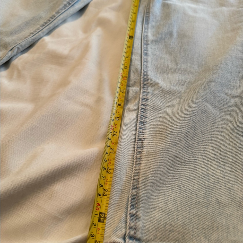 Time and Tru Women's High-Rise Mom Jeans - Light Wash Distressed Ankle Denim - Picture 9 of 11